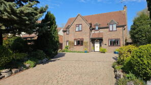 Hillside, Ashmore Green Road, Ashmore Green, Thatcham RG18 9ES