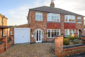 18, Howe Hill Close, York YO26 4SN