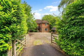 Silvertrees House, Ball Hill Road, Hatt Common, Newbury RG20 0NQ
