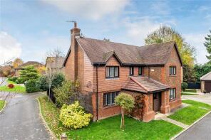7, New Place Gardens, Lingfield RH7 6JD