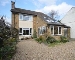 Holly Lodge, Parrotts Lane, Tring HP23 6NX