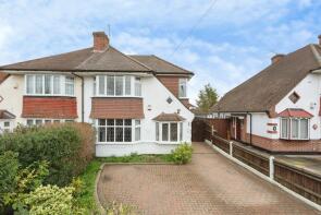 11, Fairford Gardens, Worcester Park KT4 7BQ
