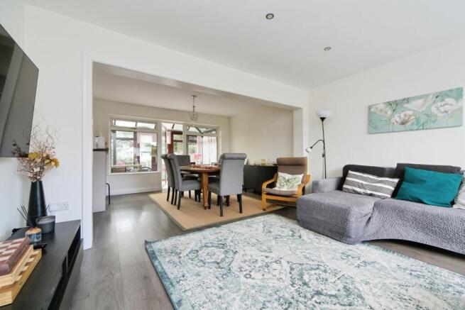Lounge/Dining Room