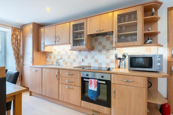 FLAT 8 KITCHEN AREA 