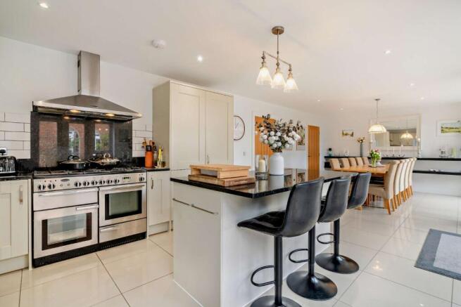 Kitchen/Dining