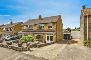 72, Eastern Avenue, Chippenham SN15 3LW