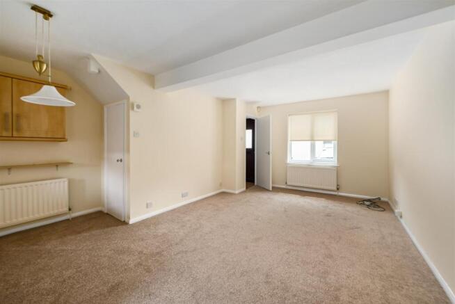 2 ryecroft tn31 - living room (1)