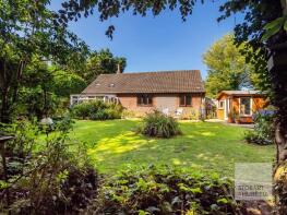 Oakdales, Chapel Road, North Walsham NR28 9PZ