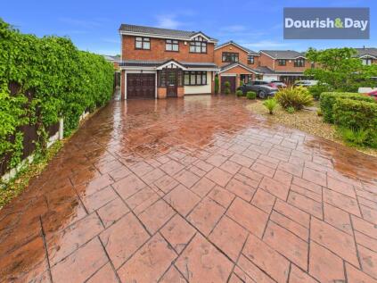 Larchmere Drive, Essington, WV11