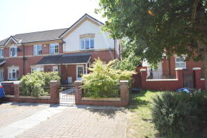 56, Clos Afon Llwyd, Riverside, Pontypool NP4 6DA