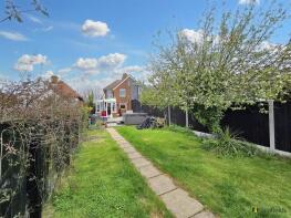 2, Harrow Cottages, Nettlestone Hill, Seaview PO34 5DU