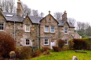 2, Torwood Place, Dunkeld PH8 0DJ