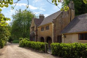 Chipmans Lodge, Compton Road, Sherborne DT9 4QU