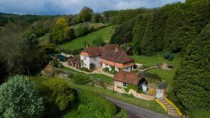 Bedford Farmhouse, Bedford Lane, Thursley, Godalming GU8 6NN