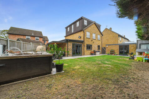 Tiberius Gardens, Witham