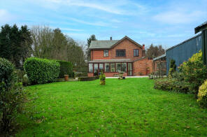 Hillcrest, Roots Lane, Catforth, Preston PR4 0JB