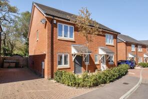 4, Maple Fields, Odiham, Hook RG29 1GD