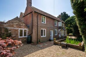Three Chimneys, Lewes Road, Lewes BN8 6BQ