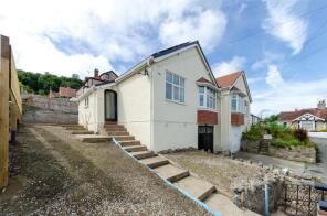 1 Low Wood, Kenneth Avenue, Colwyn Bay LL29 7UN