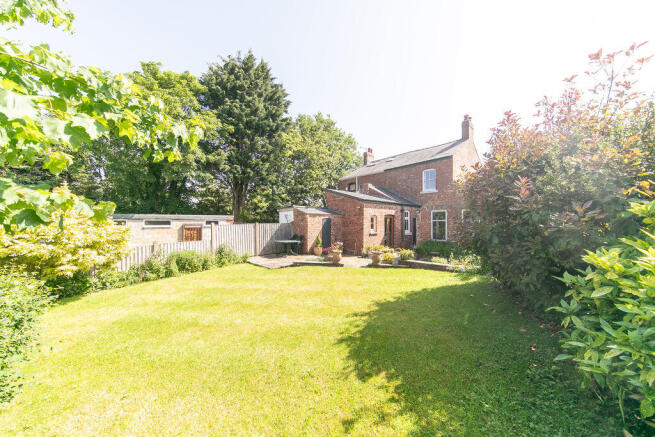 Idyllic private garden