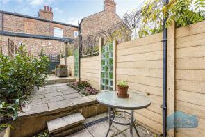 4, Oak Lane, East Finchley, London N2 8LP