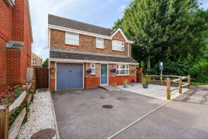 42, Lime Avenue, Chichester PO20 3UF