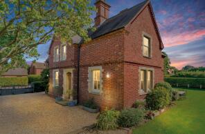 The Old School House, School Lane, Grantham NG32 2HQ