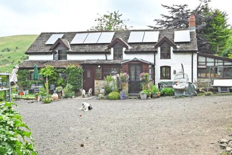 Sunnybank, Cefnllys, Penybont, Llandrindod Wells, LD1