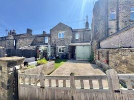 82, Station Road, Holywell Green, Halifax HX4 9AW