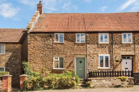 Middle Street, Misterton