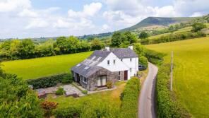 Ty-groes, Llangorse, Brecon LD3 7UH