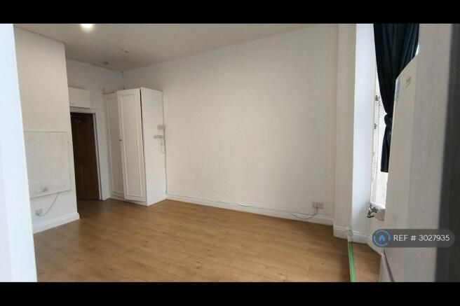 Studio Room 