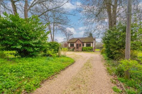 Las Palmas Estate, Shepperton, TW17