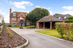 8, Beedingwood Drive, Colgate RH12 4TE
