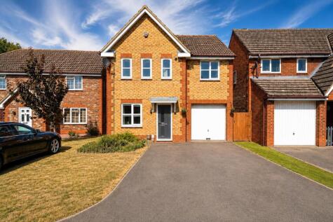 Wisteria Close, Rushden, Northamptonshire NN10