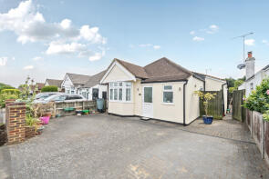 27, Selsdon Road, Addlestone KT15 3HN