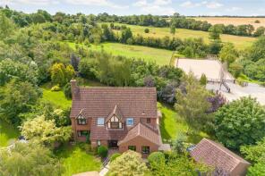 Red Roofs, Spring Hill, Bedford MK44 2BS