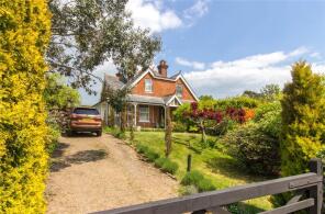 Sundowner, Cade Street, Heathfield TN21 9BU