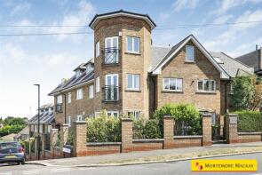 16, 104 Carrington Court, Green Dragon Lane, London N21 2LY