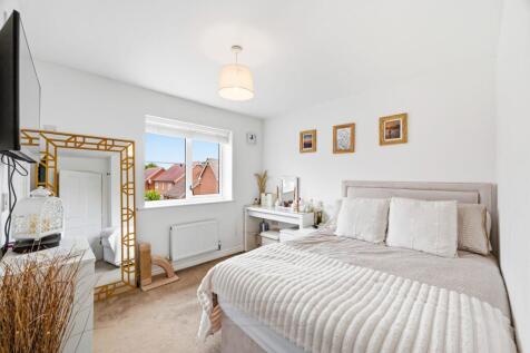 Greylag Gardens, Shenley Brook End, MK5