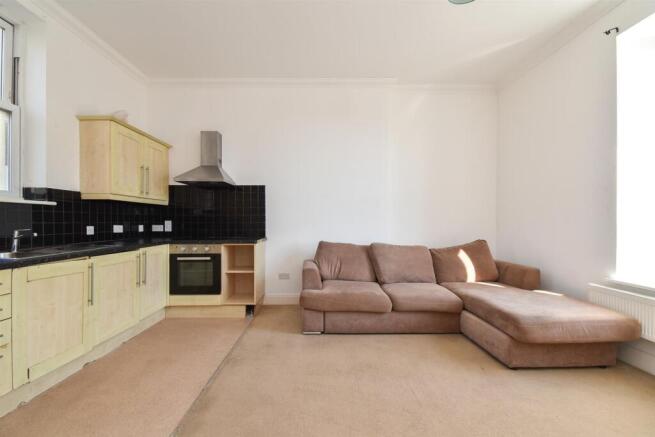Living space & kitchen