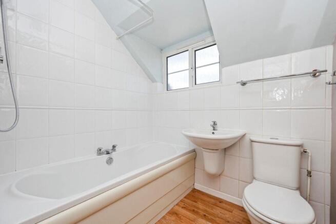 Spencer Avenue 18 BATHROOM.jpeg