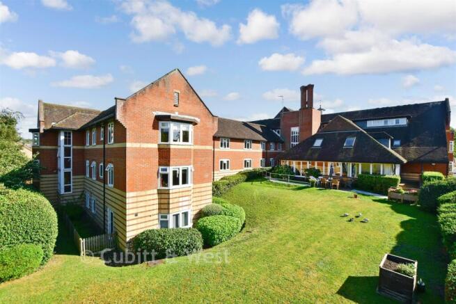 Exterior/Communal Gardens