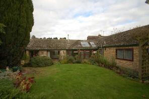 Appletree Cottage, Laundry Road, Peterborough PE8 5DQ