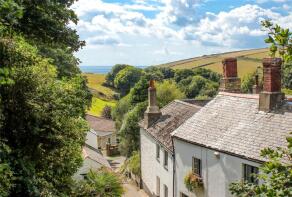 Trewarne, Village Road Past The Journeys End Inn, Kingsbridge TQ7 4HL