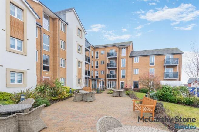 8677178-exterior06.jpg