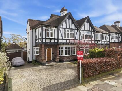 Princes Avenue, Woodford Green, Essex, IG8