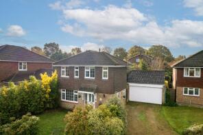 21, Locks Meadow, Lingfield RH7 6AW