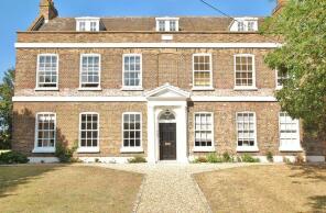 3, Coppid Hall, High Road, North Stifford, Grays RM16 5UE
