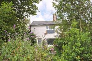 1, Hillside, Weavers Brook Lane, Heathfield TN21 9AN
